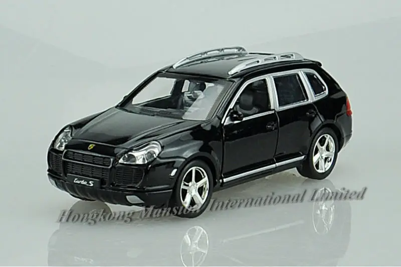 Коллекционная модель автомобиля SUV 1:32 из сплава под давлением для Porsche Cayenne Turbo S