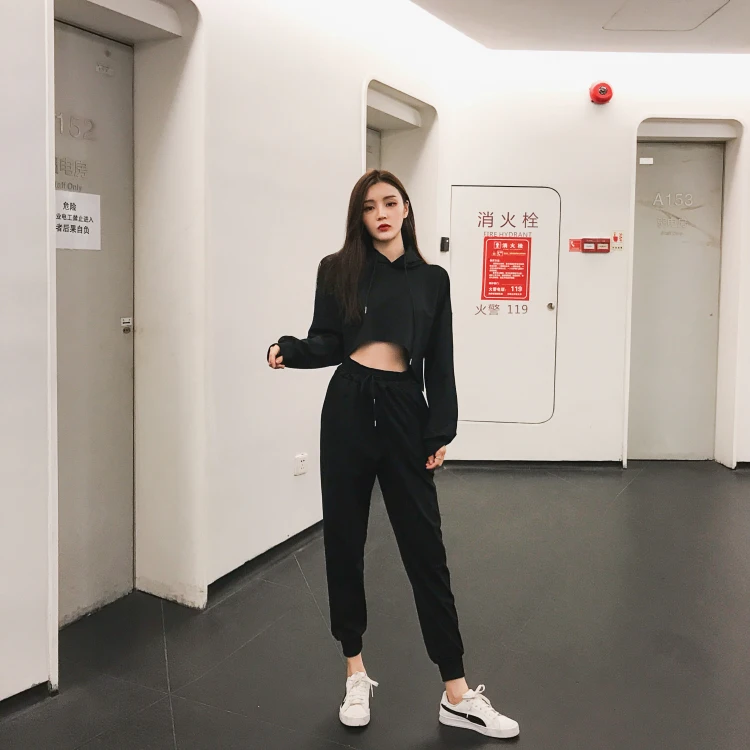 Осенняя модная женская одежда Новинка свободный однотонный укороченный топ с