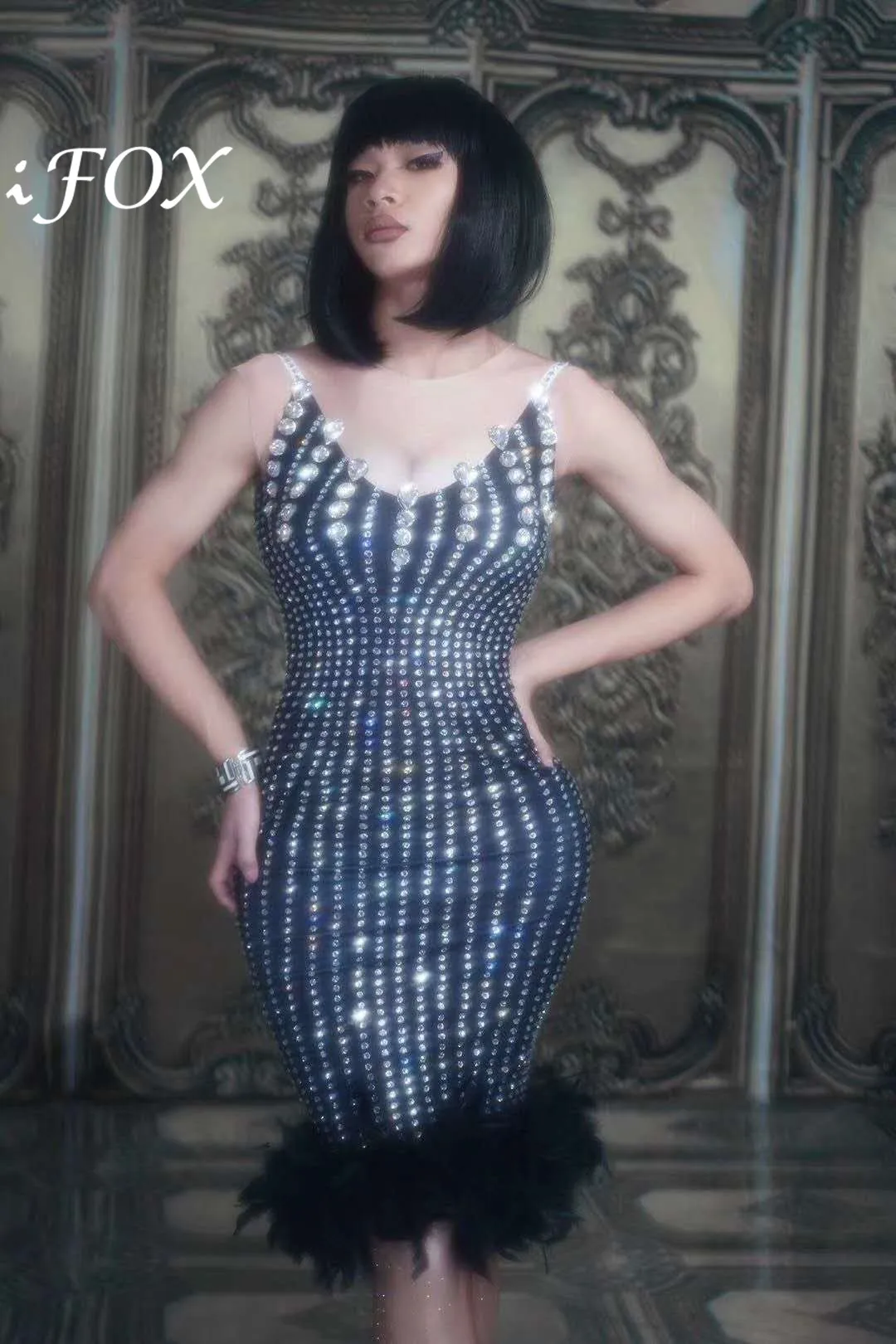 Модные блестящие стразы костюм с декором из черных перьев Блестящие кристаллы One