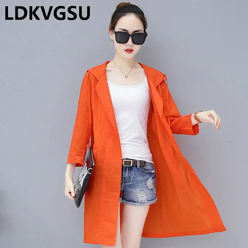 Рубашка женская с капюшоном и солнцезащитным козырьком средней длины весна-лето