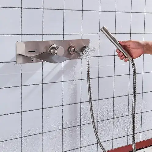 Ванная комната настенный латунный Матовый никель LED Водопад ванна Наполнитель