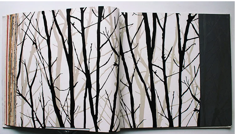 Обои в рулонах с черно белыми веточками для фона телевизора дивана настенные