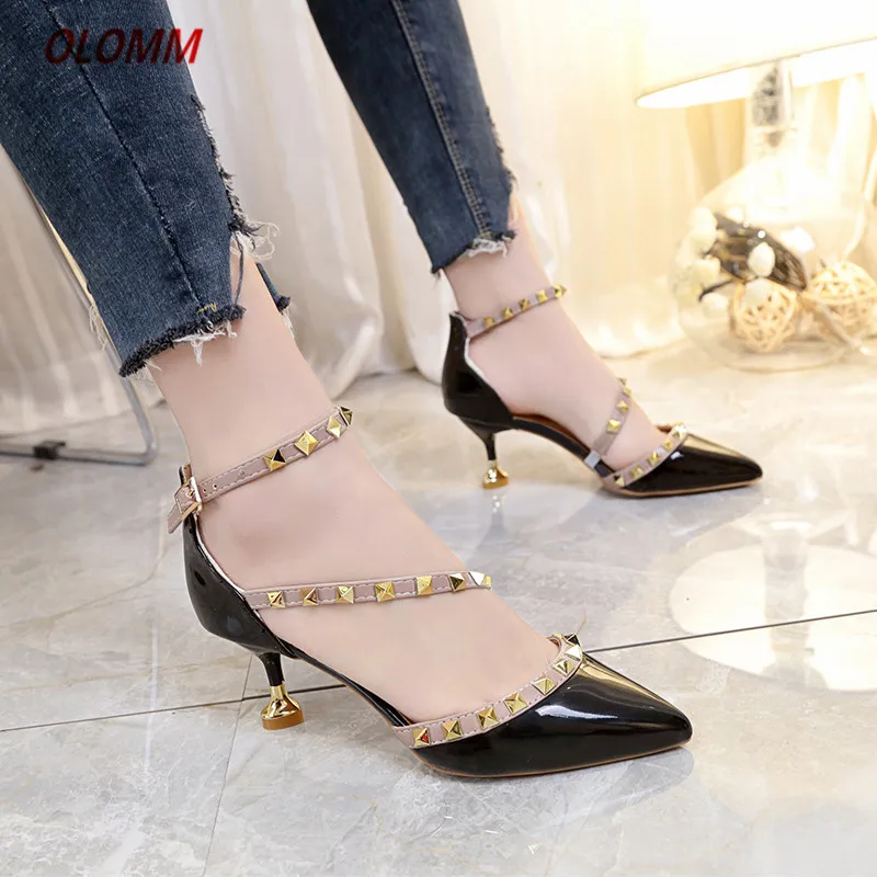 Классические женские туфли лодочки яркие модельные из лакированной кожи на