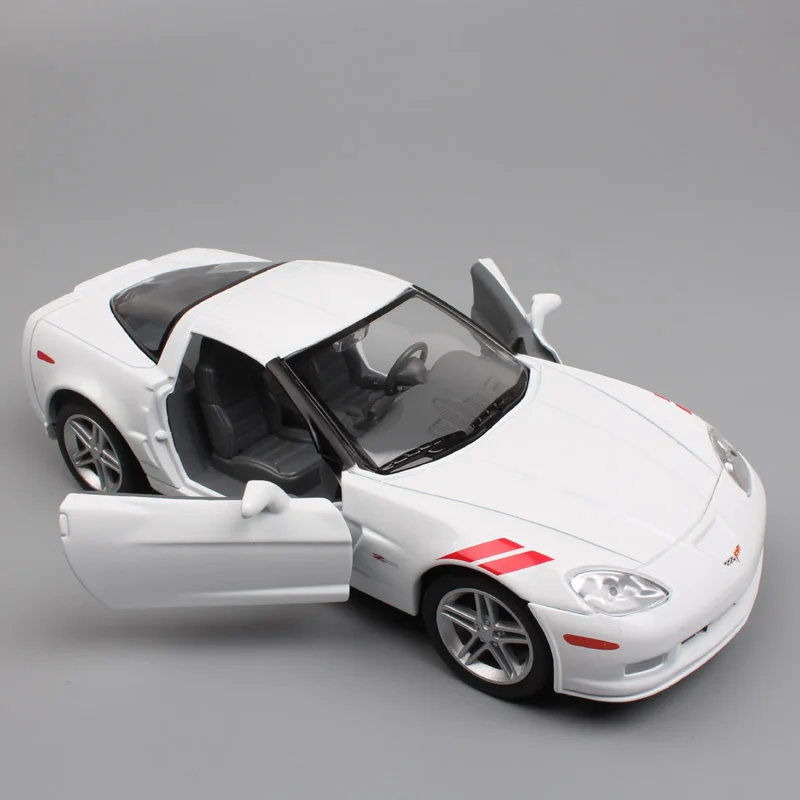 1/24 весы мини Chevrolet Corvette Z06 Stingray купе спортивные автомобили 2007 литые и модели