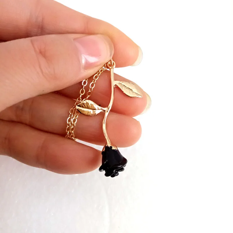 Ожерелье с подвеской в виде розы красного черного розового синего цветов|necklace