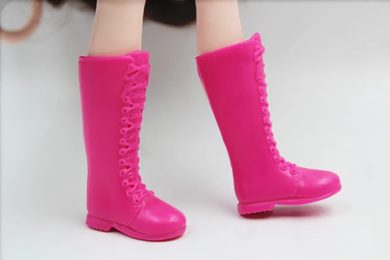 

Pink boot,Blyth dolls and 1/6 dolls are only suitable for normal body dolls and are not suitable for 19 joint body dolls.