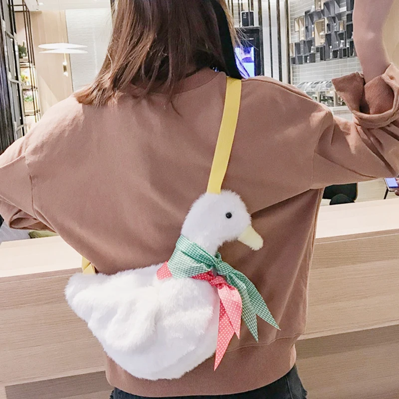 Новинка, плюшевая сумка Kwaii Duck, женская сумка через плечо, Зимняя модель, плюшевая Милая большая сумка Goose, подарок для девочки