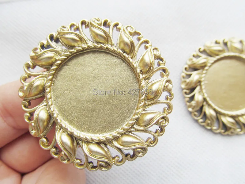 100 шт. Золотые круглые подвески из смолы с плоской задней стороной поднос