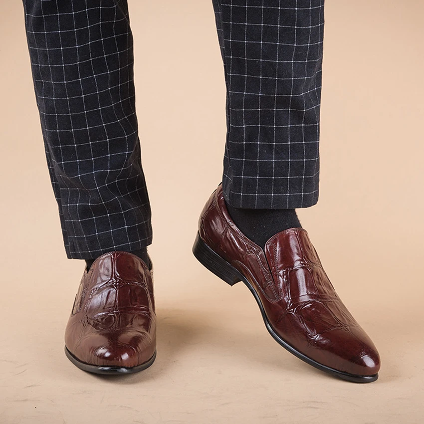 

2018 New Arrival Genuine Leather Mens Loafers Pointed Toe Slip on Handmade Man Footwear Fashion Comfortable Casual Shoes YMX532