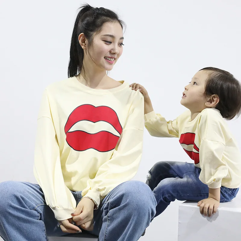 

Mother and Daughter Clothes Korean Cartoon Red Lips Printing Sweatshirt Long Sleeve T-shirts Fall Winter