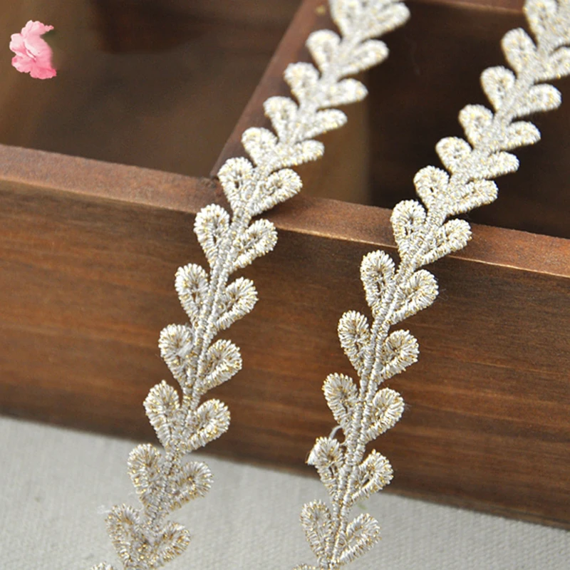 

10Yards 1.3cm Width New 2016 Sewing DIY Crafts DIY Jewelry Accessories Heart Shape With Gold Embroidery Lace Trim YY705