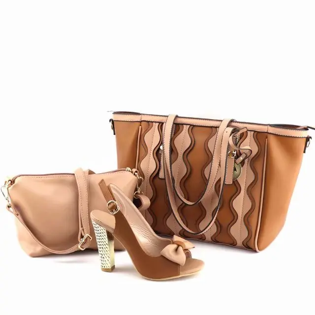 Красивые синие женские туфли лодочки D. И две большие сумки дизайнерские