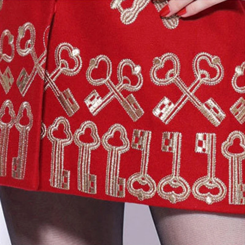 Женское пальто с цветочной вышивкой Черное и красное шерстяное рукавом три