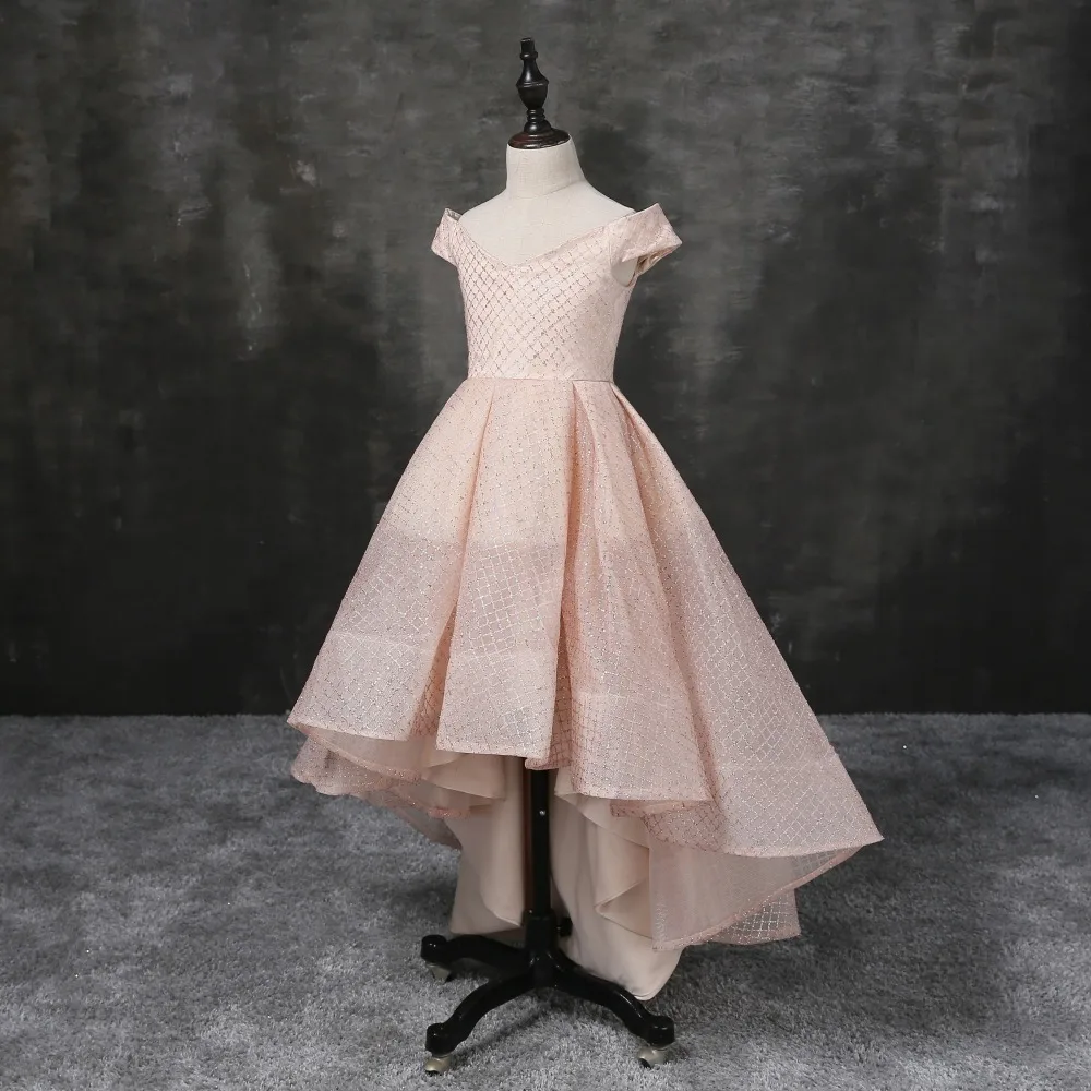 Блестящее роскошное платье CloverBridal хорошего качества с V образным вырезом и
