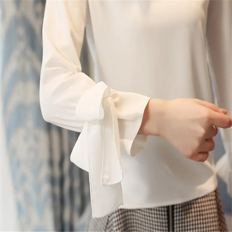 Женская шифоновая блузка с длинным рукавом высоким воротником и бантом