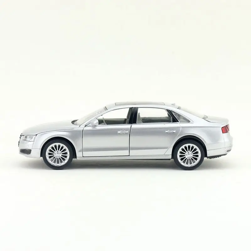 Масштаб 1:32/литая металлическая Игрушечная модель/Audi A8/автомобиль со звуком