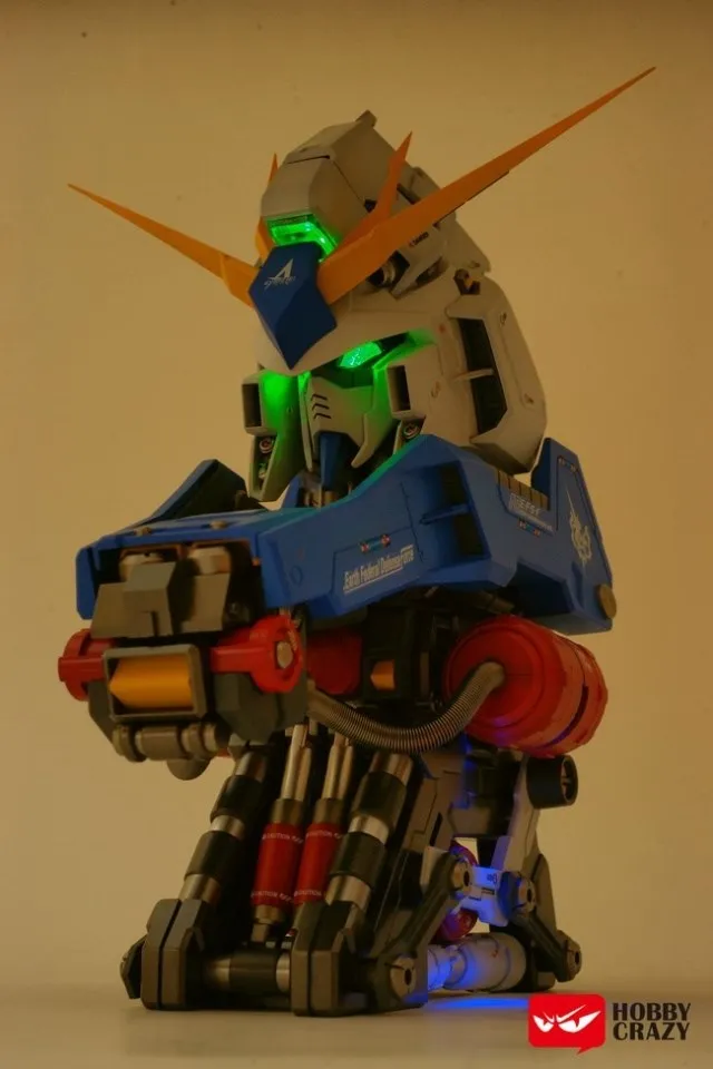 Модели вентиляторов в наличии сборки Gundam Модель 1:35 RX 93 hi V воина гундама голова
