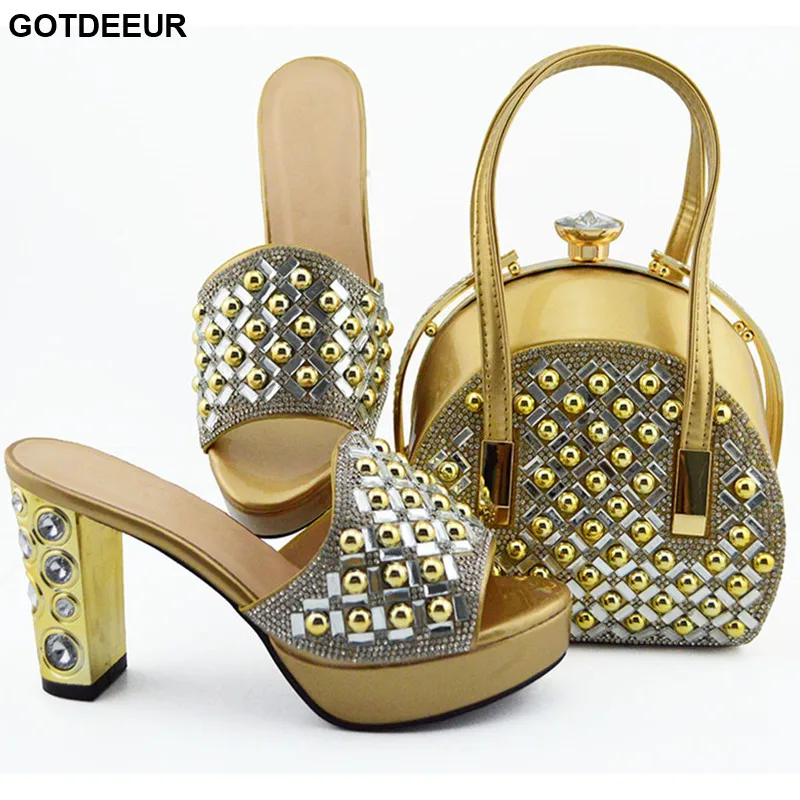 Итальянская женская обувь и сумочка в комплекте украшенные стразами комплект из