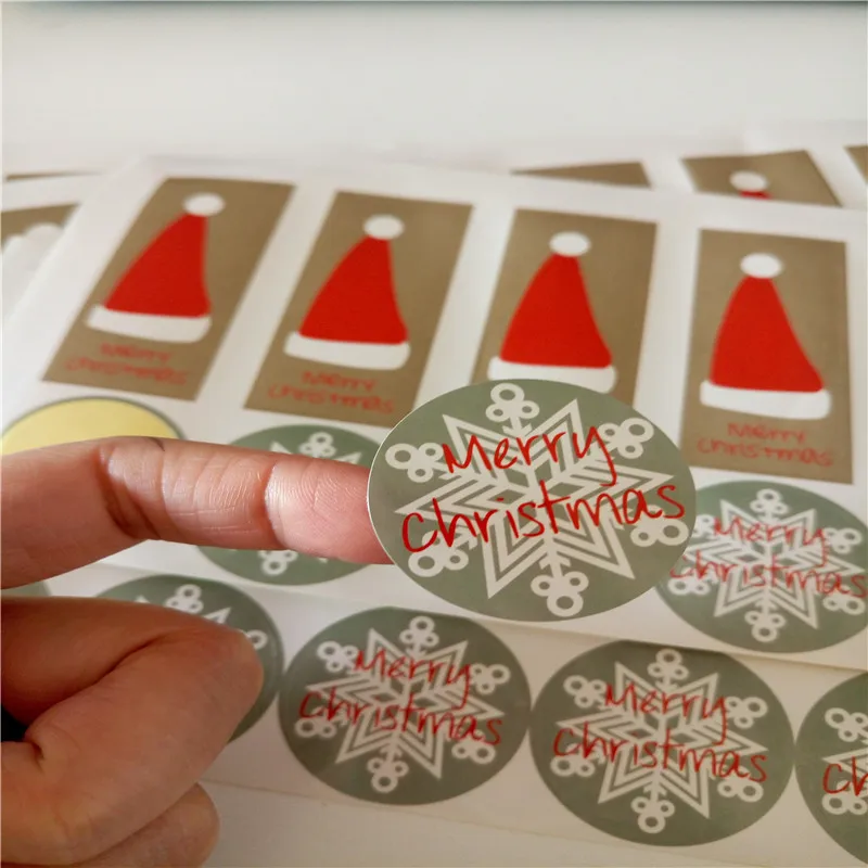 5PCS/LOT Scrapbooking Merry Christmas Hat Kraft Sticker Cookie/Cake/Gift Labels Stickers Kitchen Sweets Party Seal |