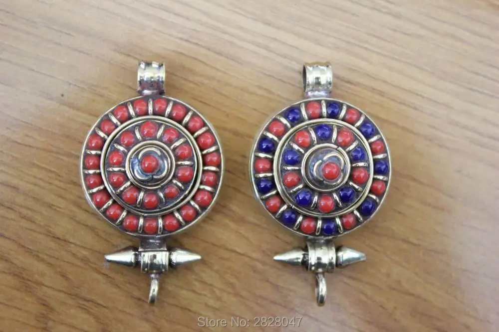 PN088 Этническая тибетская латунная вставка из красного коралла и лазурита бусы молитвенной коробки Подвеска-ожерелье для женщин, ручной работы, амулет в виде круглого Короба Gau на.