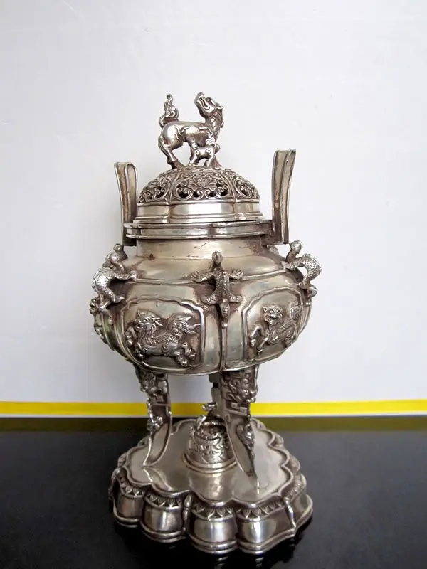 

xd 001596 Tibet bronze incense burner * lion statue * Dragon statues