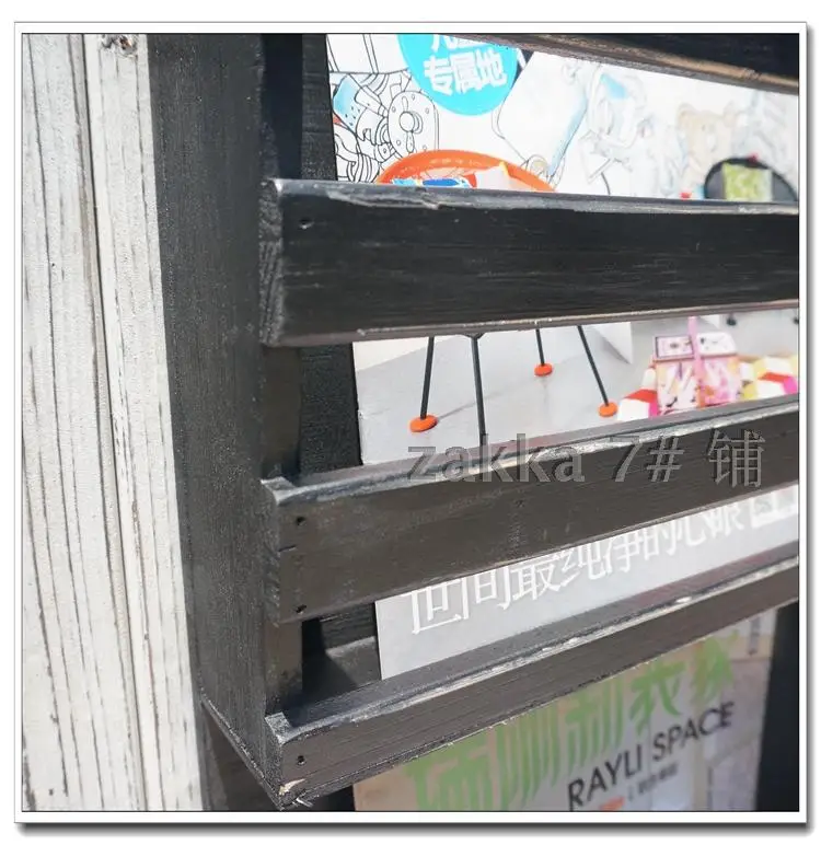 Стена для хранения в западном стиле старой нежелательной ретро кафе стены