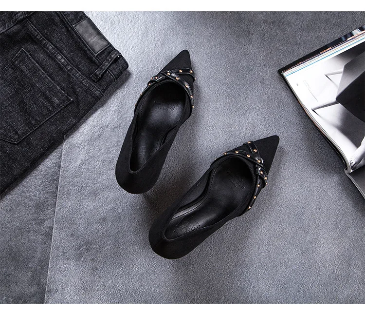 Женские туфли лодочки на высоком каблуке черные свадебные с острым носком