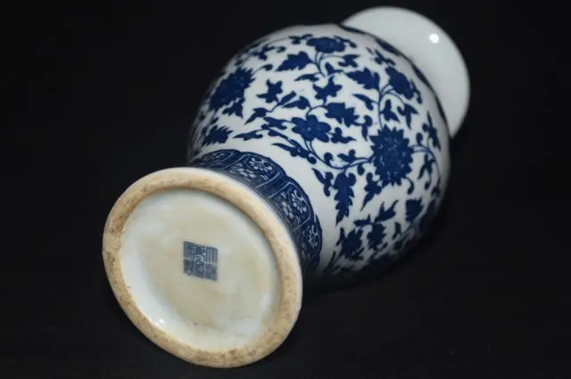 Изысканный Китай Ручная роспись цветок синий и белый фарфор ваза Qianlong Mark|porcelain