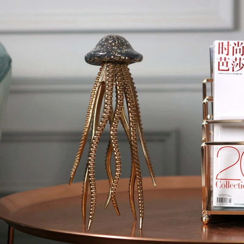 B Retro Home Statues Sculpture Marine Life Decoration Accessories Resin Golden Squid Ornaments Decoration Octopus Home Decor Gift - Цвет: B