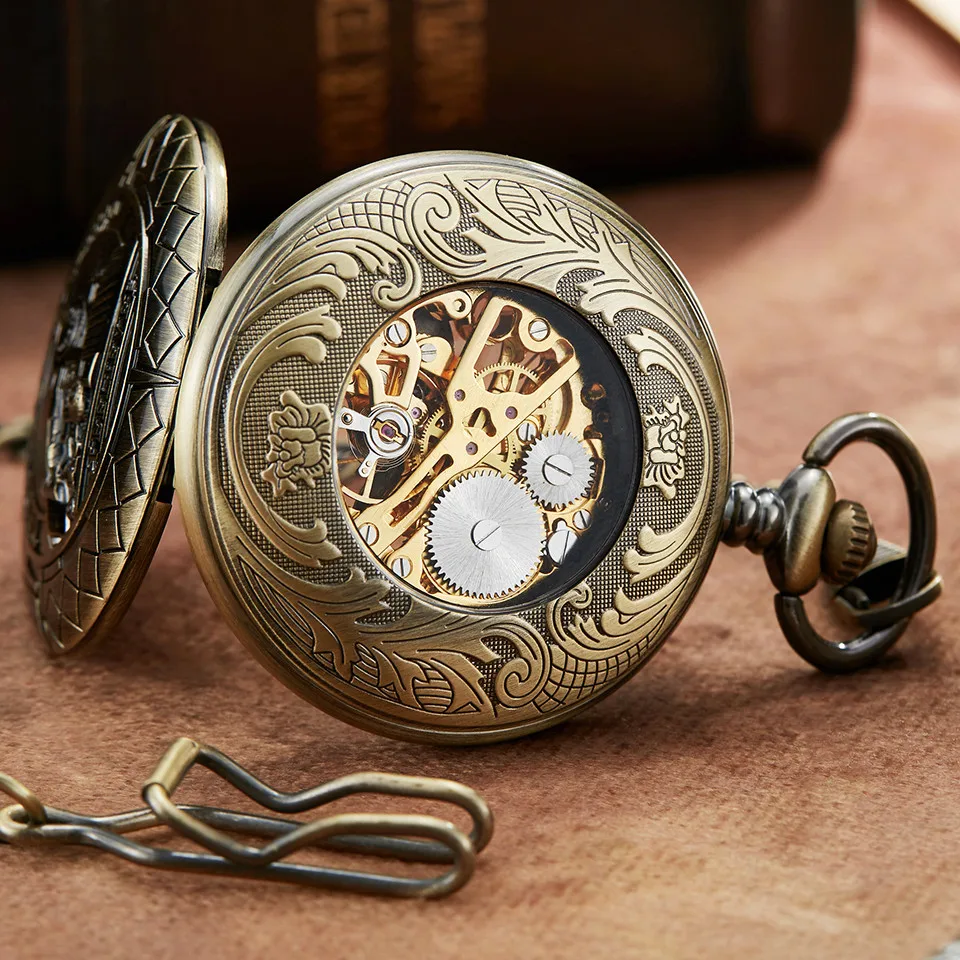 Retro Locomotive Mechanical Pocket Watch The Polar Express Design Bronze Hollow Skeleton Mens New Mechanical Pocket Watch Chain