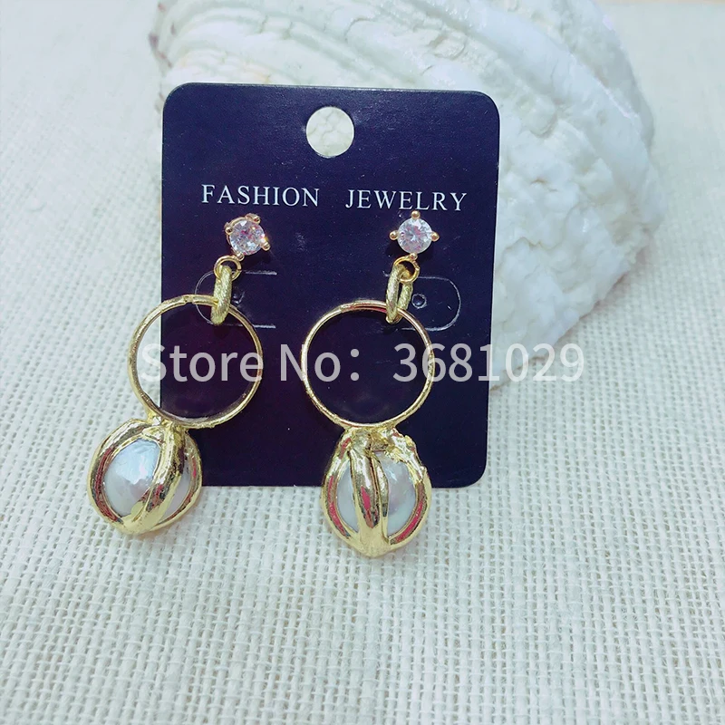 

Fashionable, fresh, sweet, simple and asymmetric natural pearl earrings
