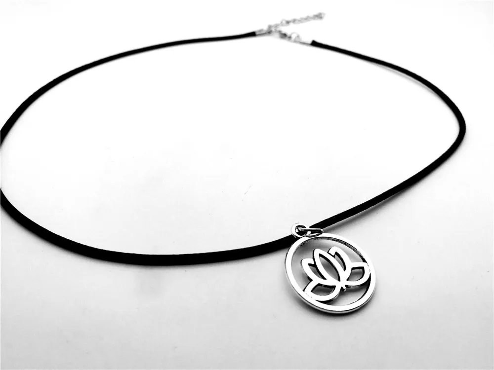 

Simple Hollow Lotus Flower Pendant Necklace Tiny Buddhist Elements Plant Lotus Leather Rope Necklaces for Women jewelry