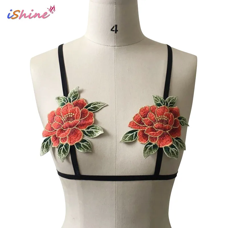 Соблазнительное женское нижнее белье с розой и вышивкой соблазнительное