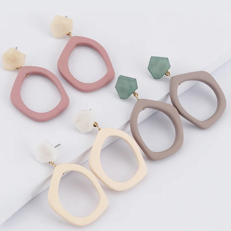 

Romantic Mixed Color Acrylic Long Dangle Earrings For Women Jewelry Geometric Irregular Pendientes Female Korean Earrings 2019