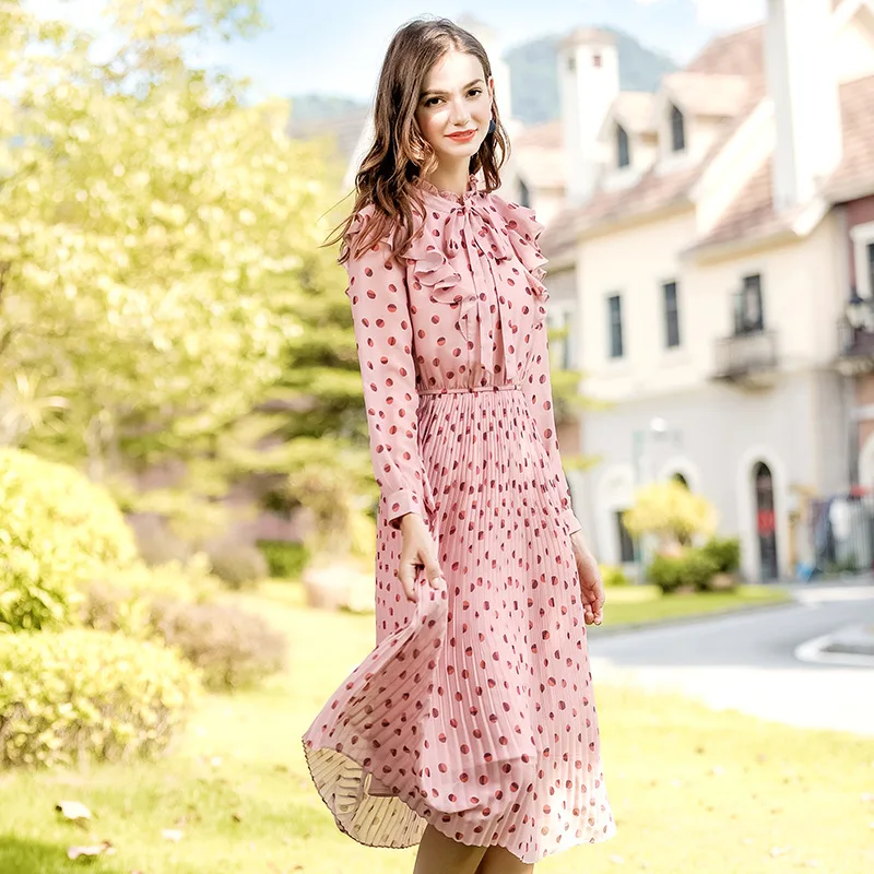 Розовое милое платье в горошек женское элегантное шифоновое с бантом на шее