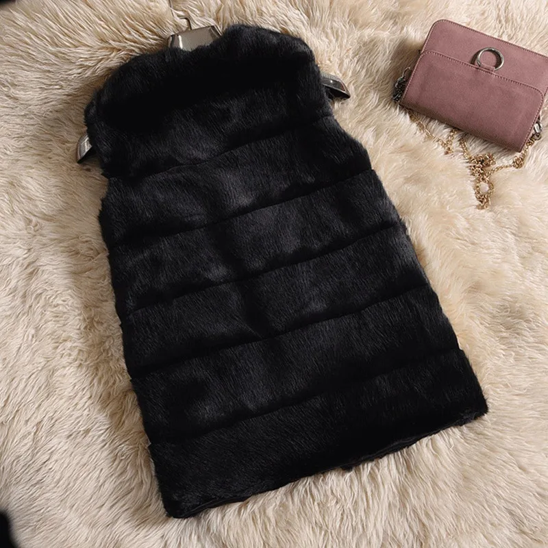 Зимняя женская жилетка из искусственного меха без рукавов с v образным вырезом