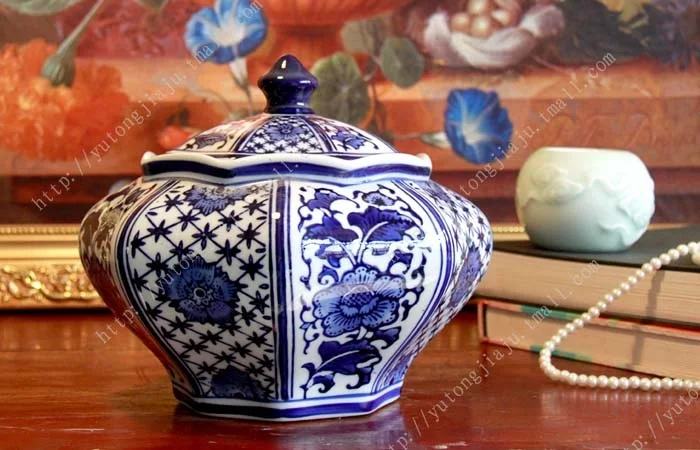 

Octagonal tank blue blue and white porcelain of Jingde zhen ceramic storage tank decoration tea snacks tank