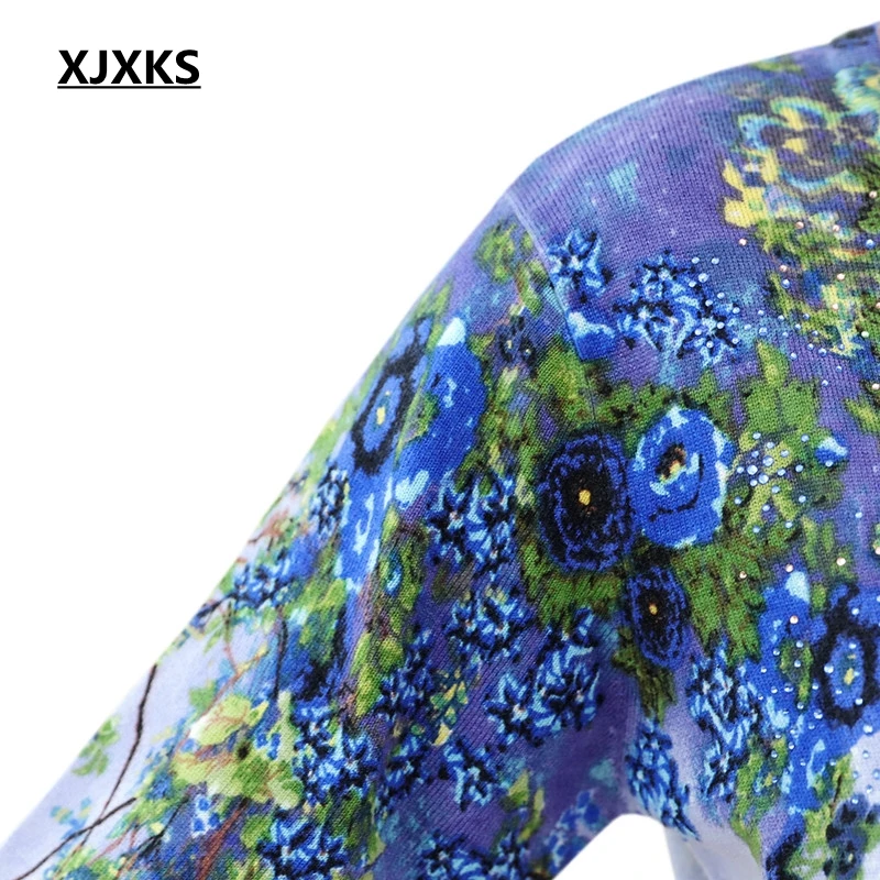 Женский трикотажный свитер с круглым вырезом и длинным рукавом |