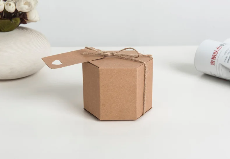 

100pcs Unique Hexagonal Kraft Paper Box Wedding Vintage Candy Box Chocolate Packaging Bag Wedding Favors and Gifts