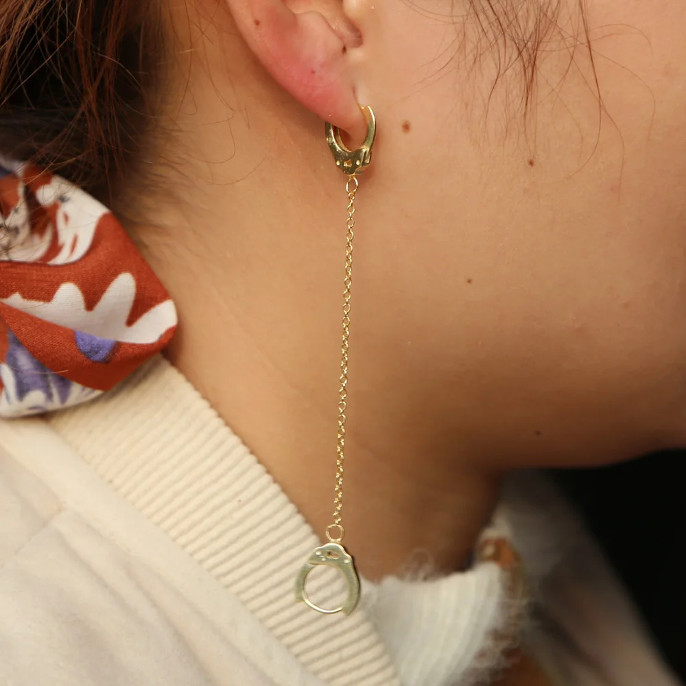 2021 уникальные модные ювелирные изделия подарок девушке наручники клипса на