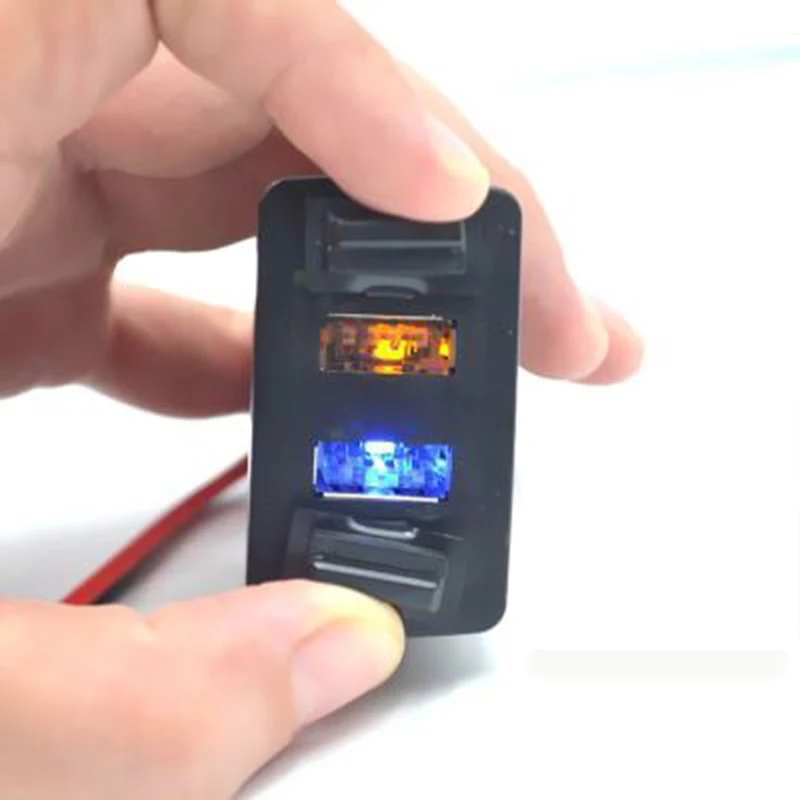 Автомобильное зарядное устройство с двумя USB портами и 1 портом QC3.0 поддержка