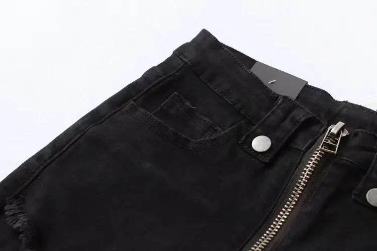 

Women Front Zip Raw Hem Denim Shorts
