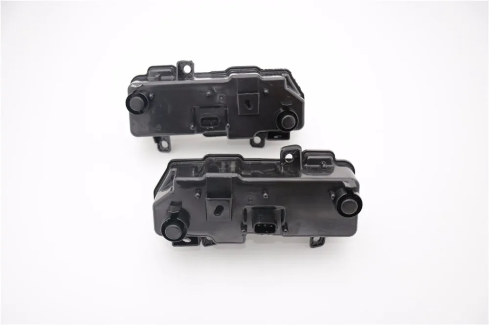 

1Pair Front Left/Right LED Fog Light lamps For Mitsubishi Pajero 2015-2016