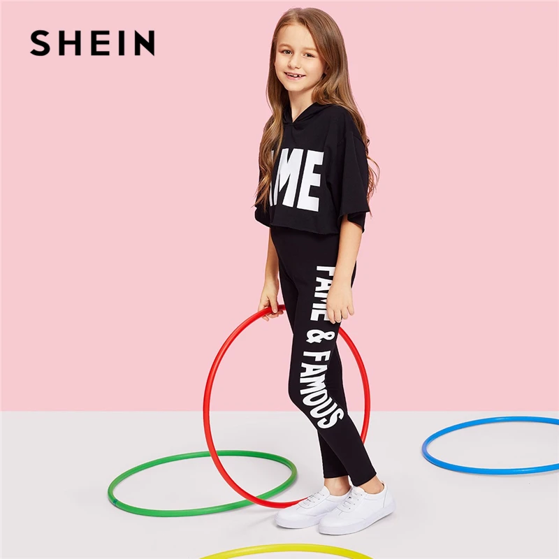 SHEIN/комплект из черного топа с капюшоном и буквенным принтом и штанов; Одежда для девочек; коллекция года; сезон весна; Модная одежда для активного отдыха; детская одежда с короткими рукавами