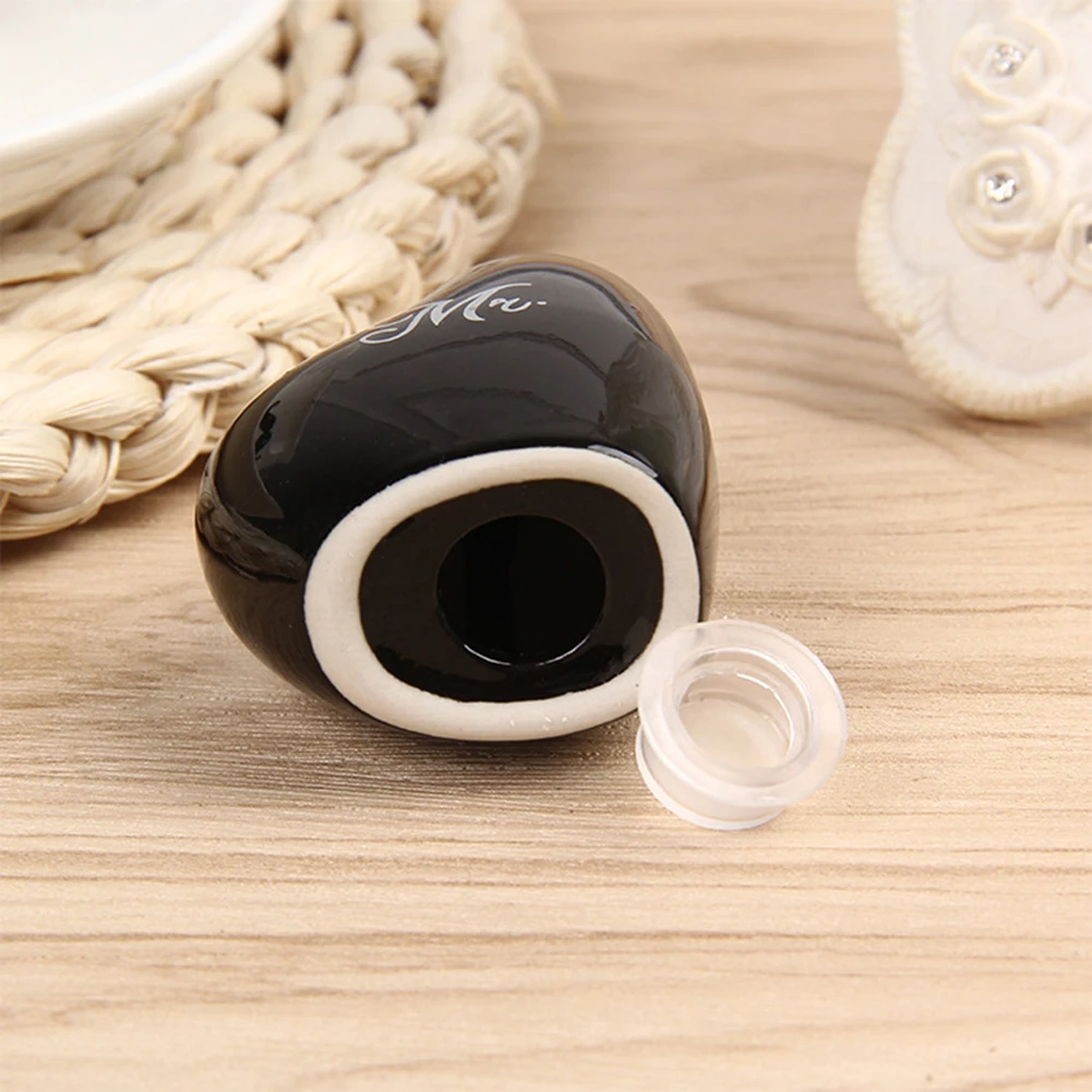 Wedding Party Favors Heart Design Ceramic Mr. and Mrs. Salt Pepper Shakers Canister Set Creative Wedding Gifts Hot Sale