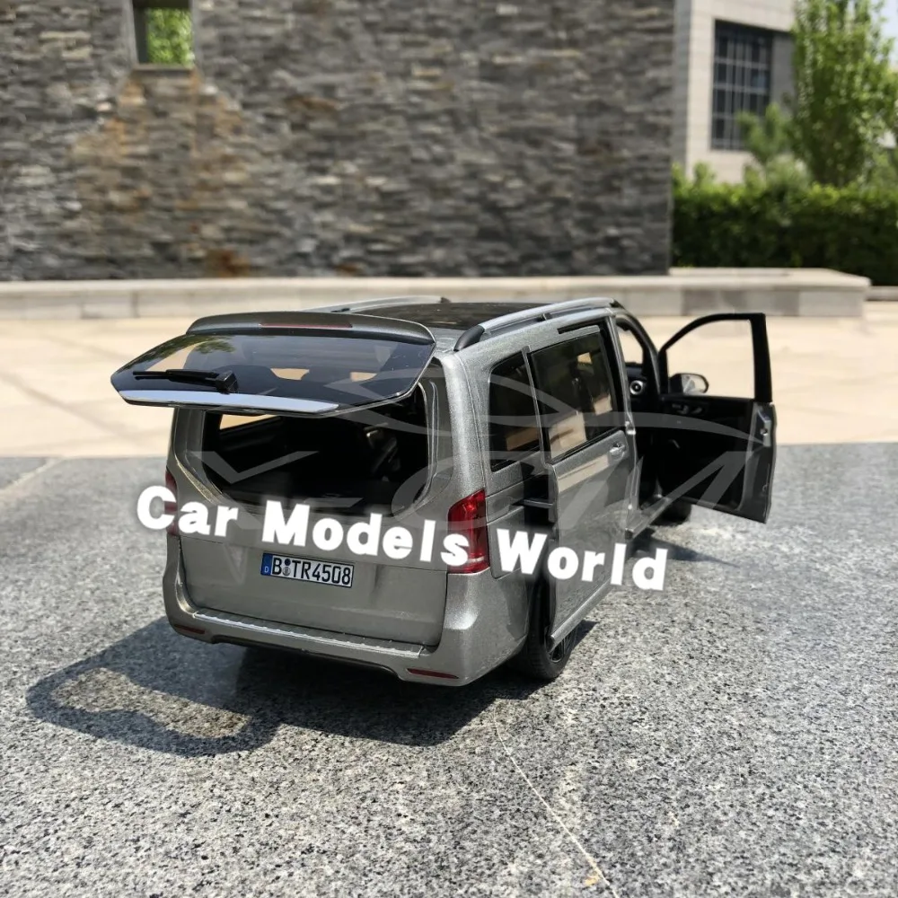 Литая под давлением модель автомобиля для Norev V Class AMG Line 2018 (серый и металлический)