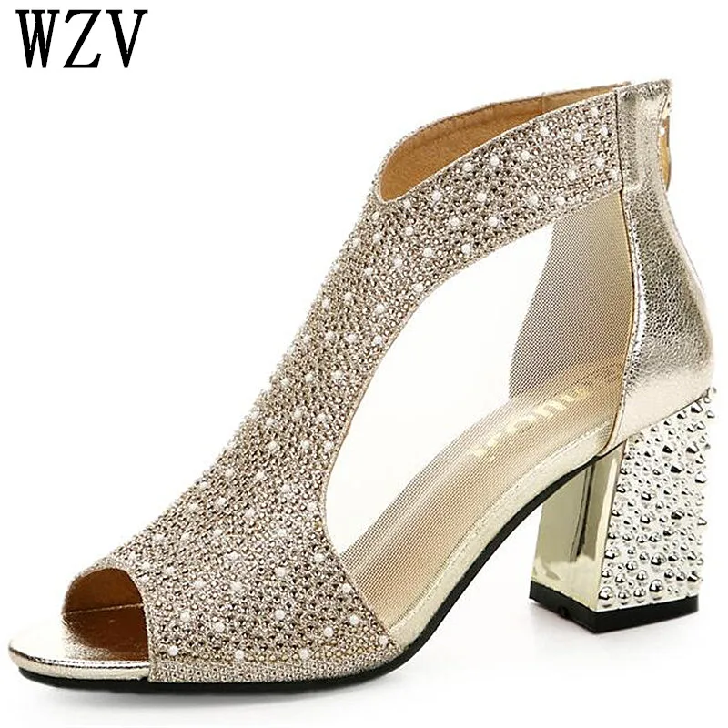 Женские босоножки на высоком каблуке 7 см украшенные стразами квадратном