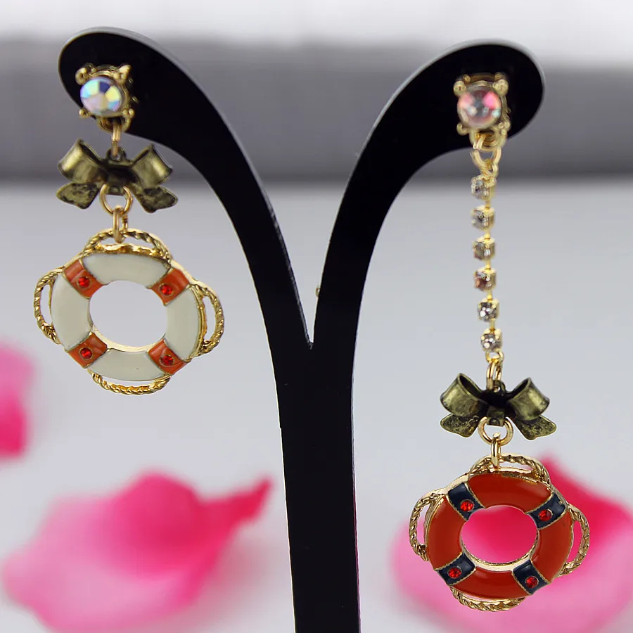 Модные серьги-гвоздики 2014 модные новые простые и чистые свежие тихие элегантные