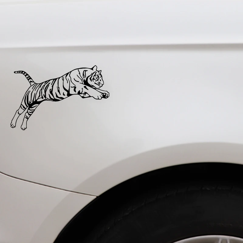 YJZT 17.4CM*11.5CM Tiger Predation Body Of Car Sticker Accessories Vinyl Decal Black/Silver C4-1143 | Автомобили и мотоциклы