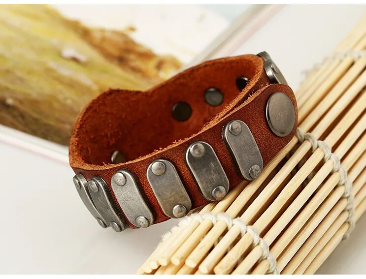 Крутой мужской браслет из воловьей кожи высококачественный металлический с